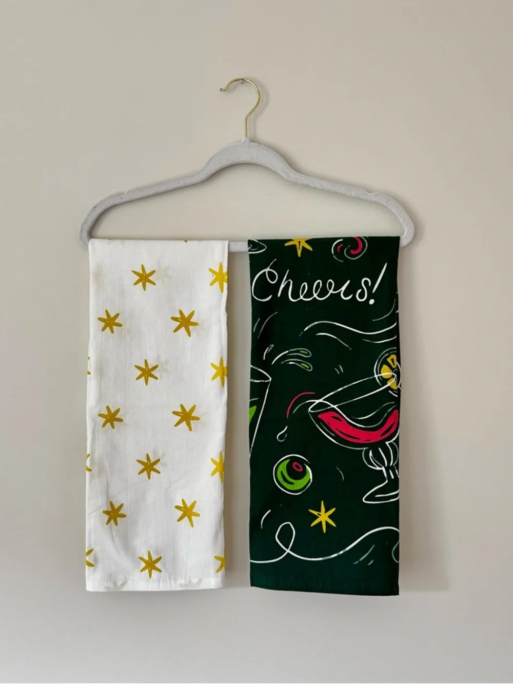 NWOT Crofton Tea Towels Set of 2 – Cheers Wine & Gold Star Kitchen Towels Decor